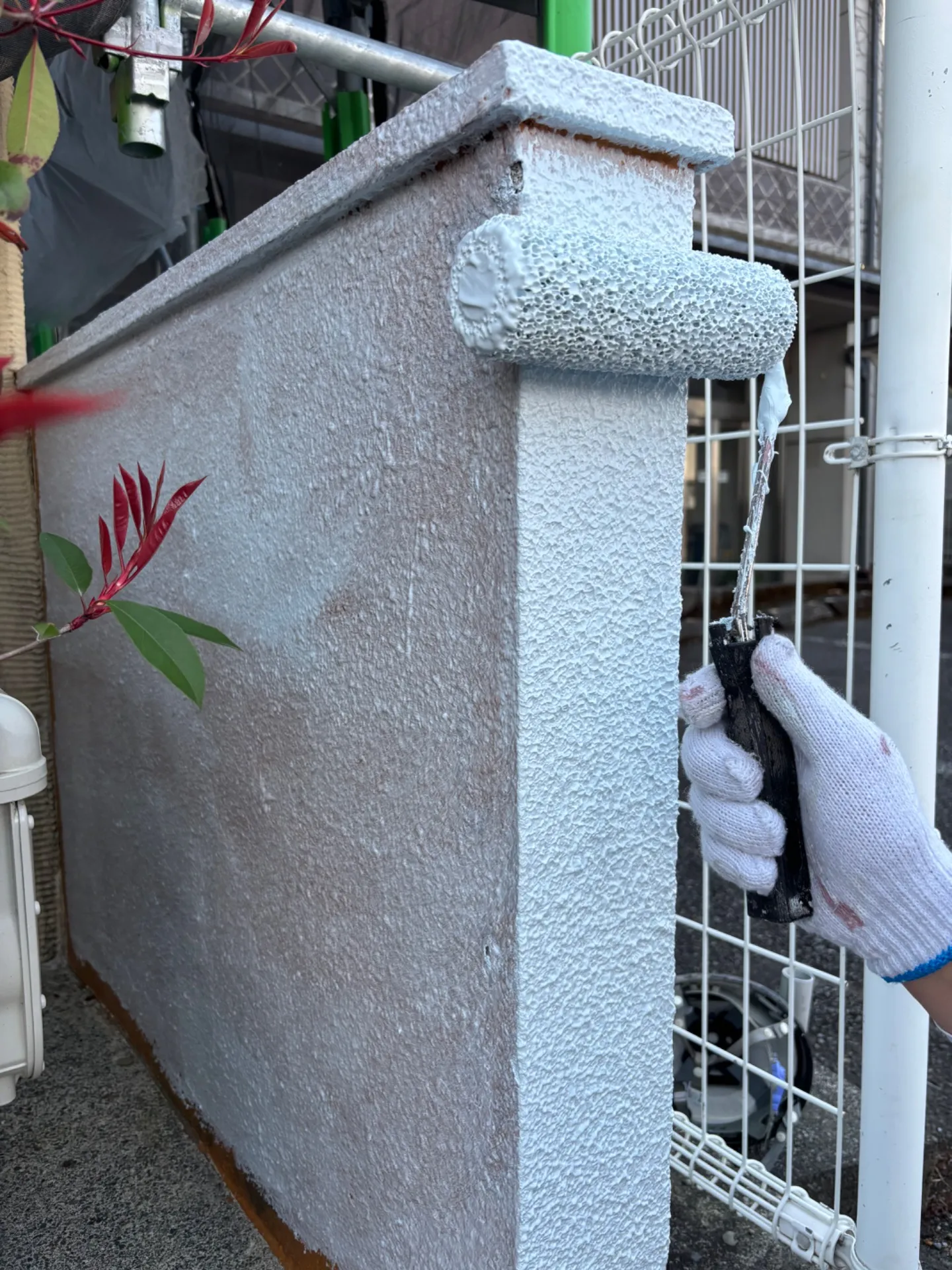 ひび割れた外壁の効果的な補修方法と塗装のポイント