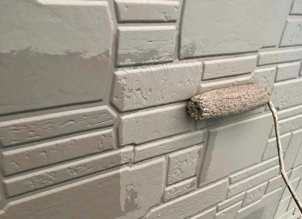 屋根塗装のタイミングを見極めるポイントとは？耐久性を保つためのガイド